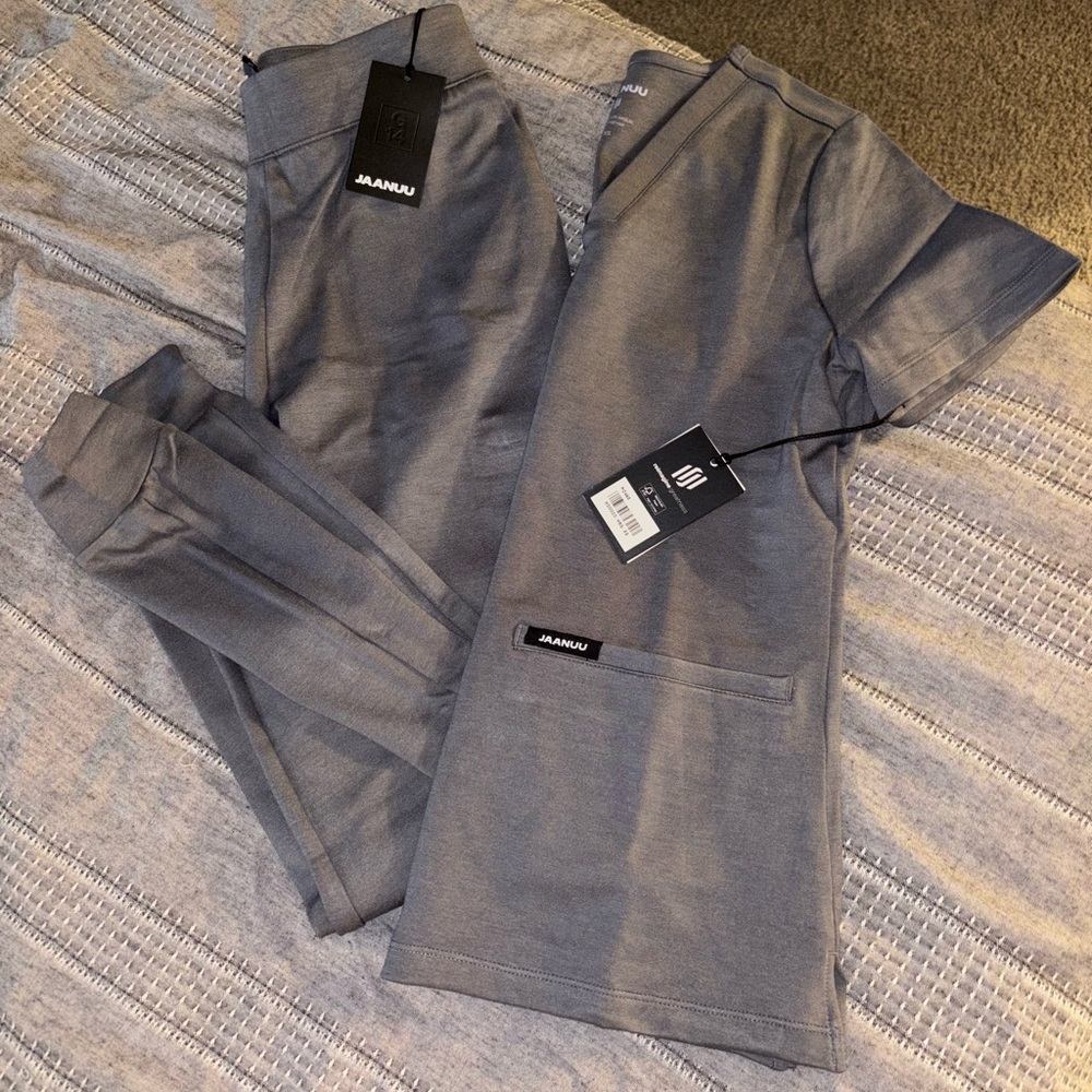 NWT Jaanuu Scrubs Grey Size XS